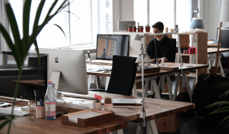 Desk-Management-1